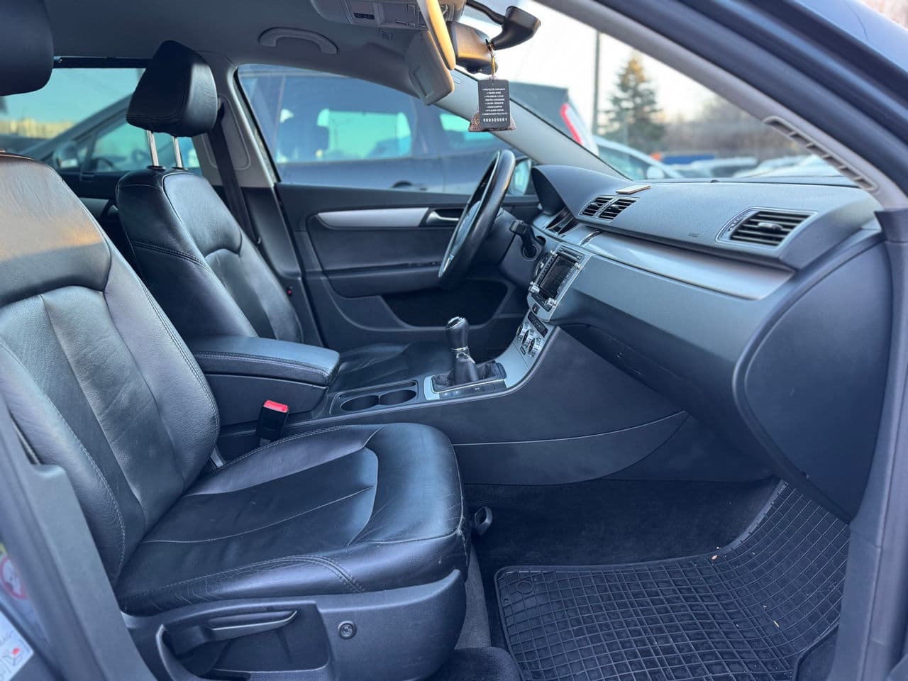 2013 Volkswagen Passat — Miniatură 19