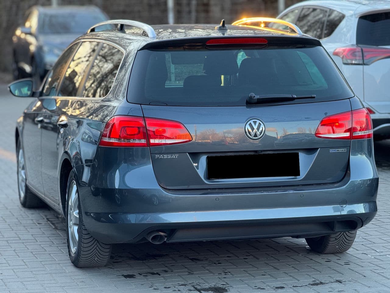 2013 Volkswagen Passat — Miniatură 2