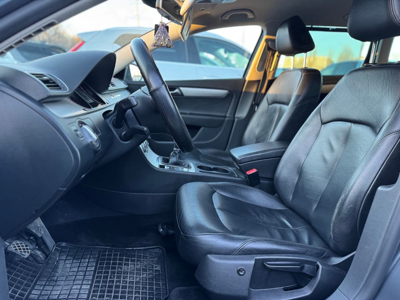 2013 Volkswagen Passat — Miniatură 7