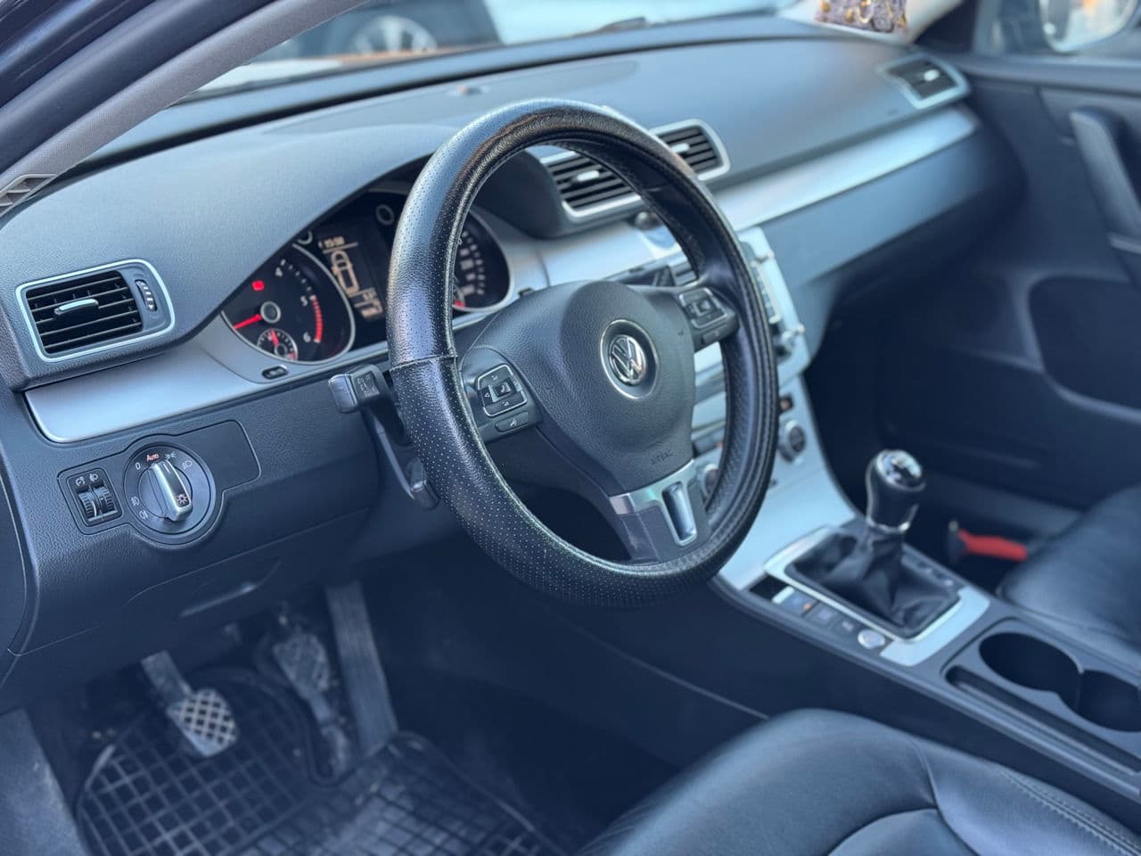 2013 Volkswagen Passat — Miniatură 8