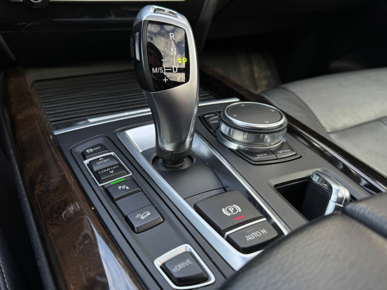 BMW X5 4.0e 2018 — Миниатюра 15