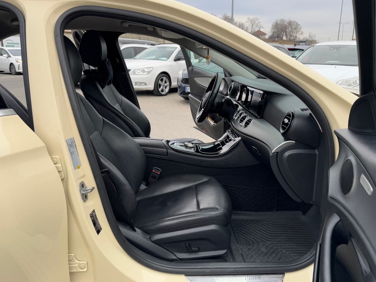 2019 Mercedes E 200 — Miniatură 14