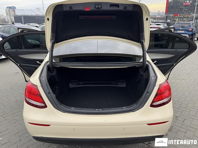 2019 Mercedes E 200 — Miniatură 20