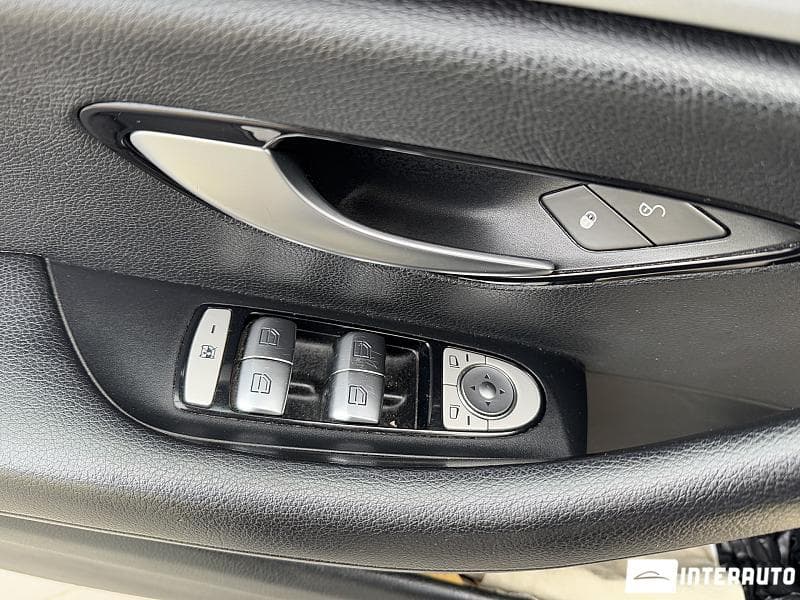2019 Mercedes E 200 — Miniatură 16
