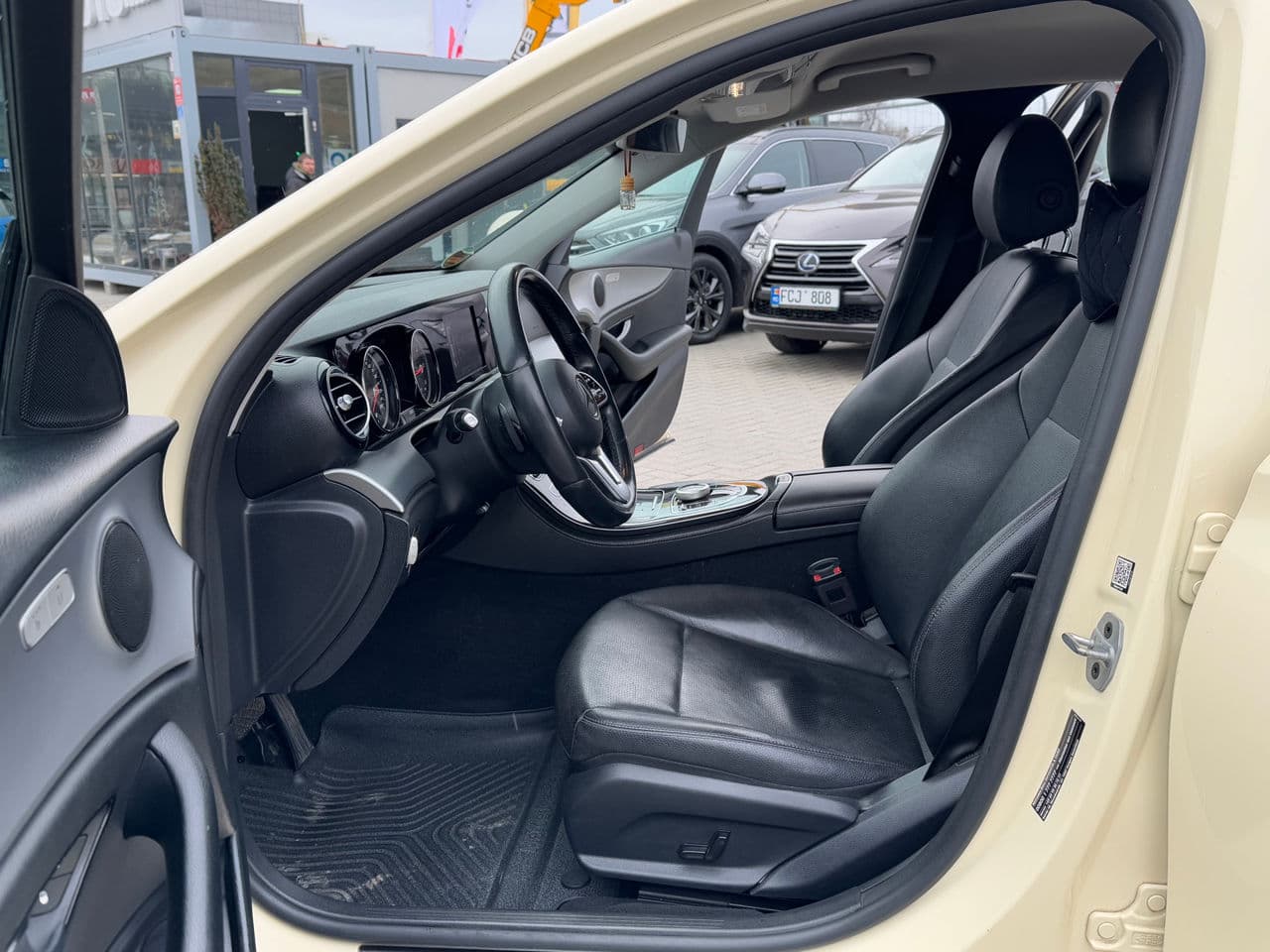 2019 Mercedes E 200 — Miniatură 5
