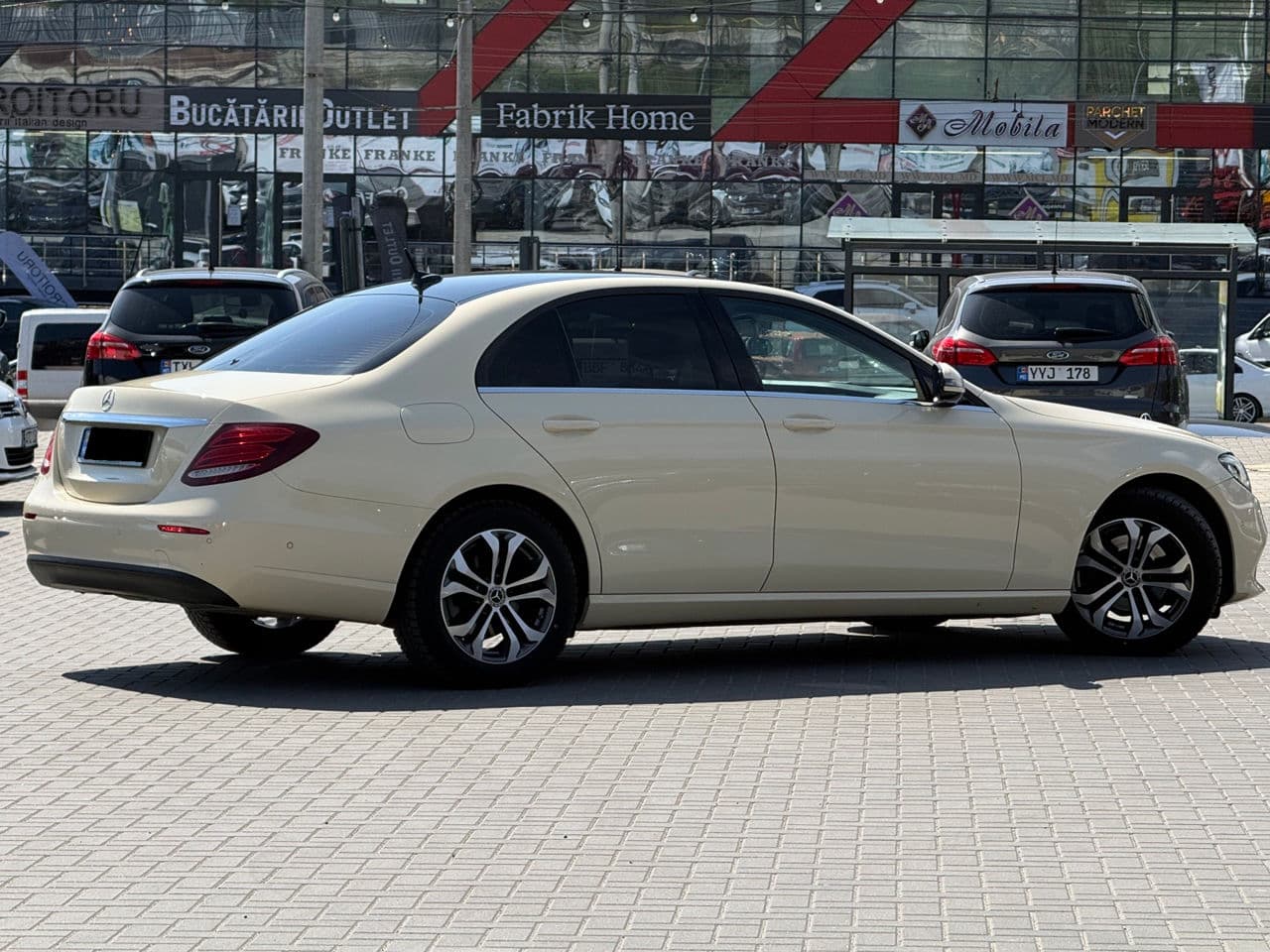 2019 Mercedes E 200 — Miniatură 3
