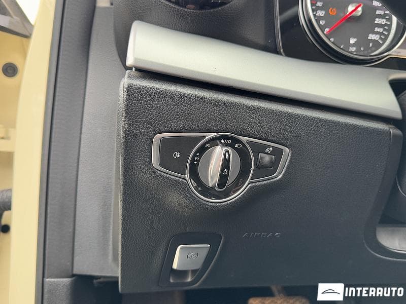 2019 Mercedes E 200 — Miniatură 18