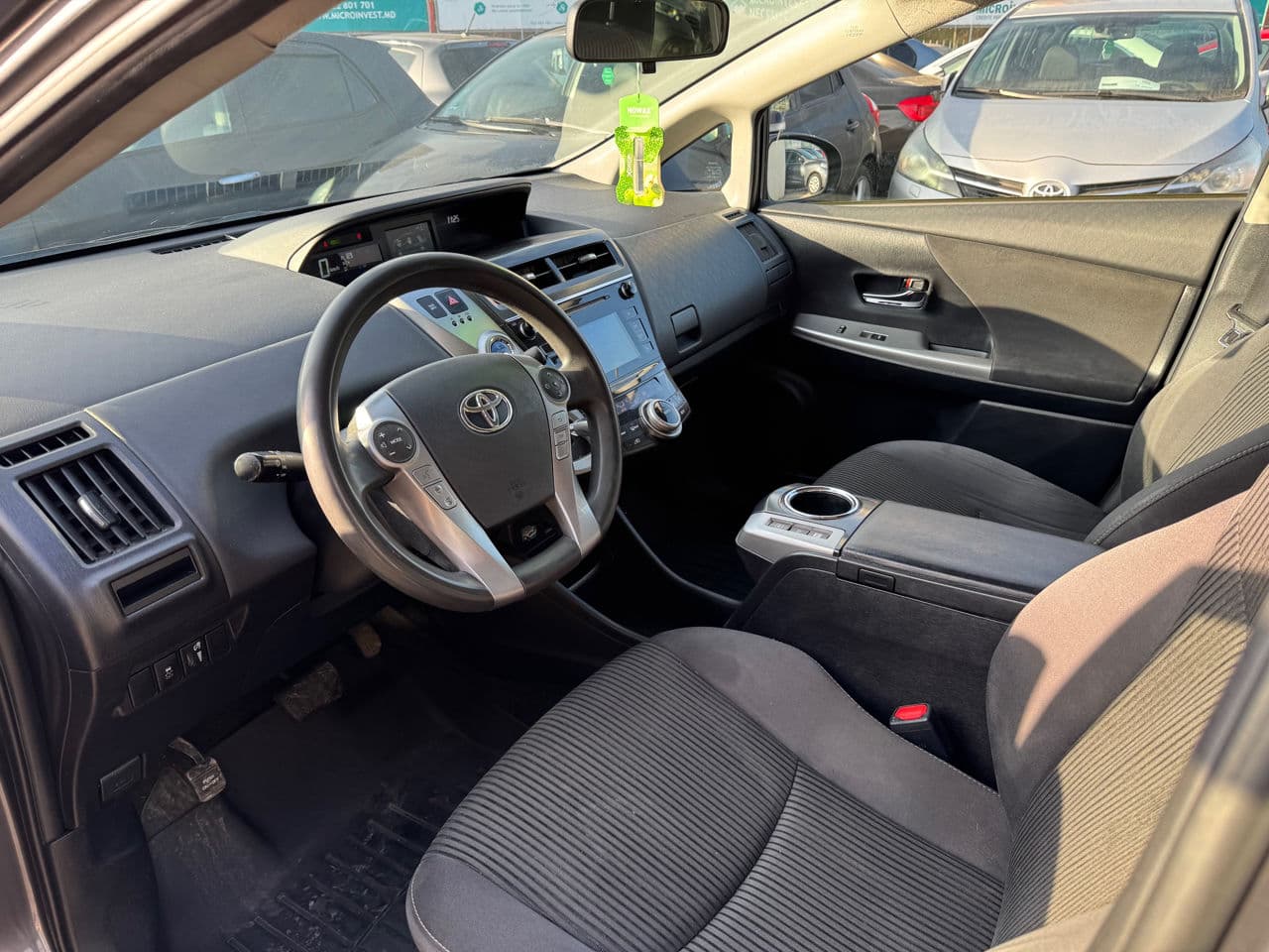 2016 Toyota Prius Plus / V — Miniatură 6