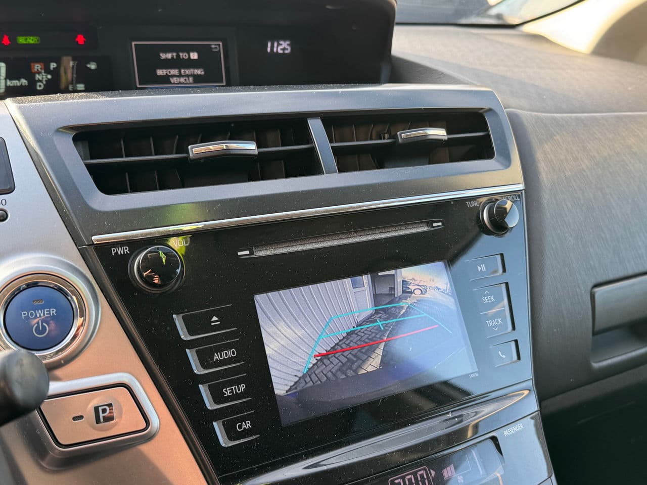2016 Toyota Prius Plus / V — Miniatură 10