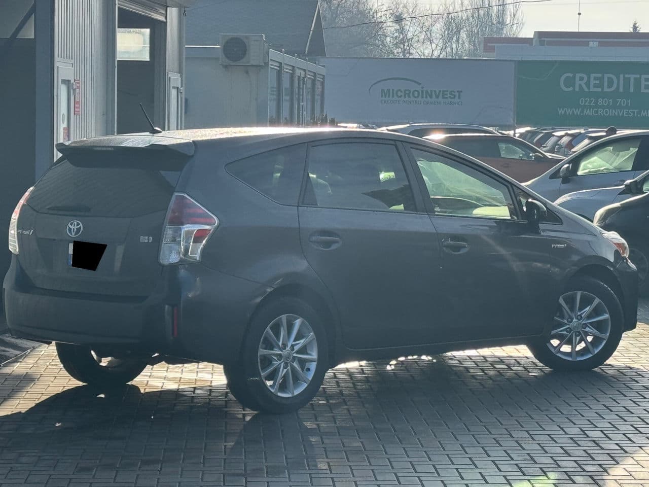 2016 Toyota Prius Plus / V — Miniatură 3
