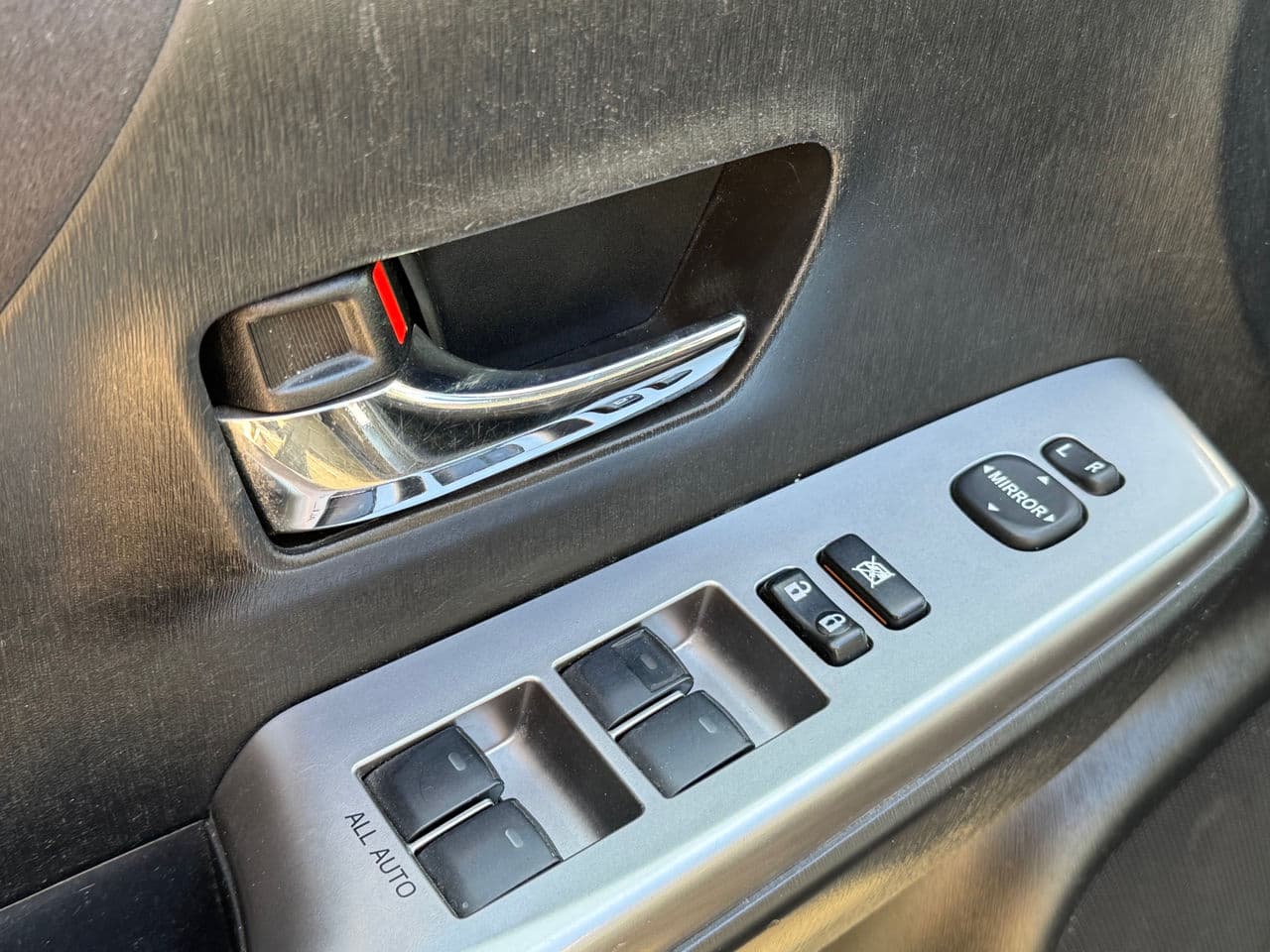 2016 Toyota Prius Plus / V — Miniatură 12
