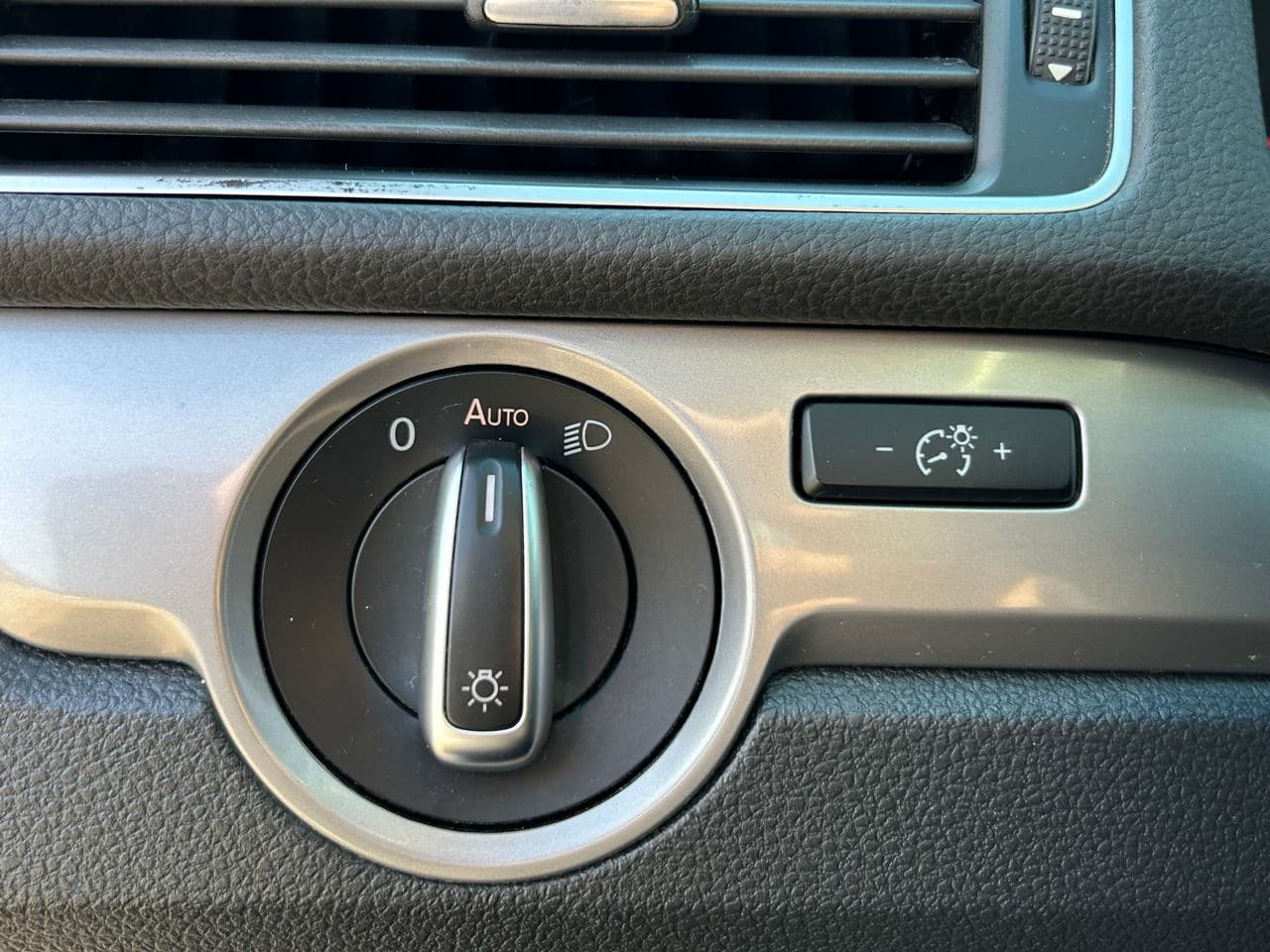 Volkswagen Passat 2014 — Миниатюра 9