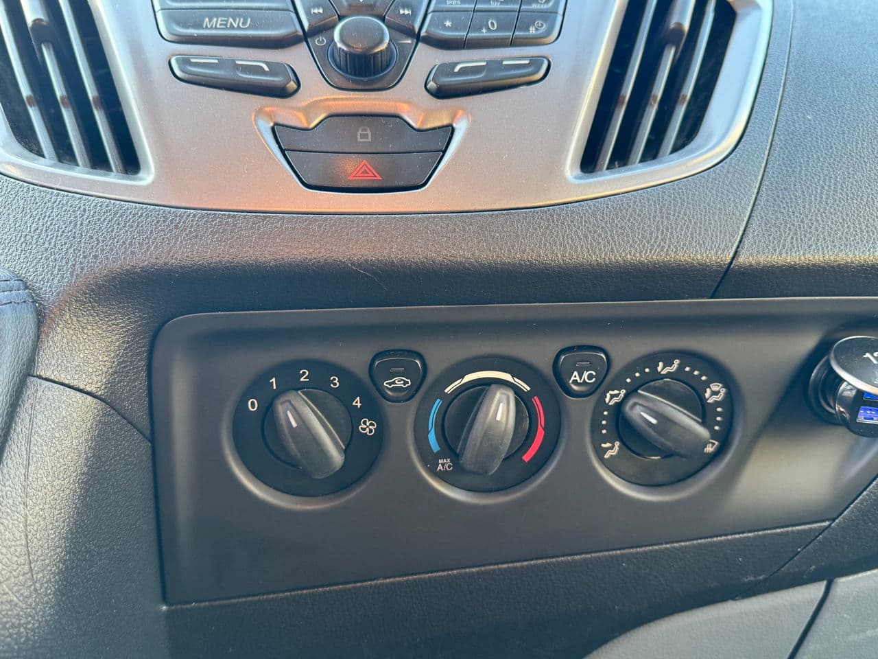 2014 Ford Transit — Miniatură 8