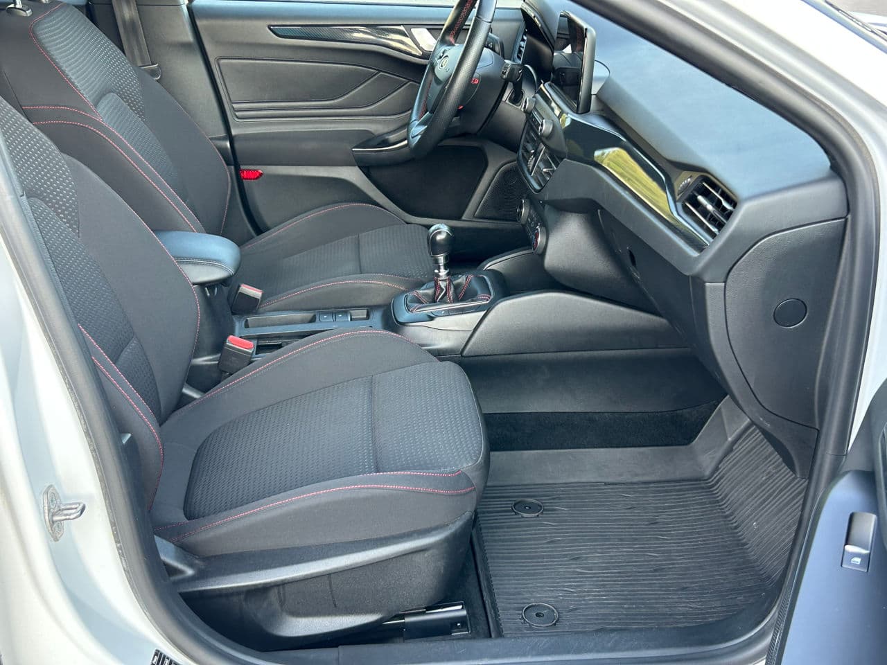 2019 Ford Focus — Miniatură 16