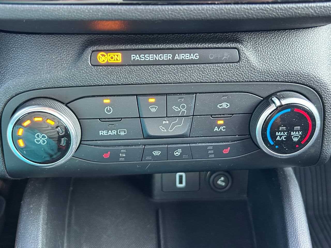 2019 Ford Focus — Miniatură 14