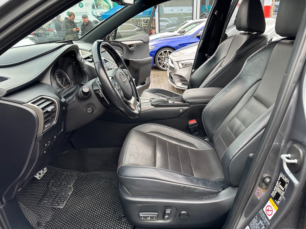 2015 Lexus NX 300H — Miniatură 5