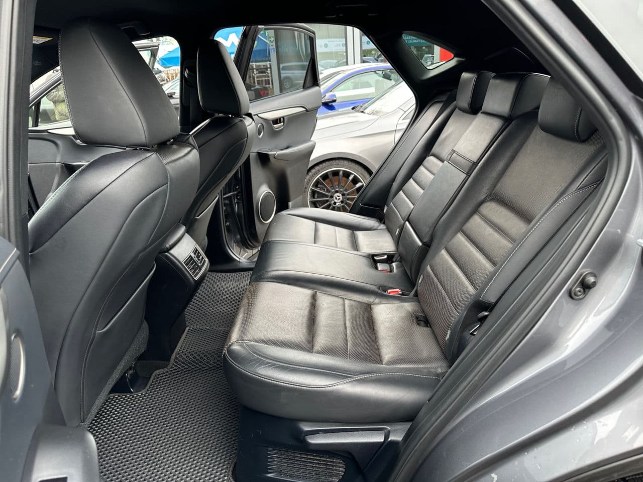 2015 Lexus NX 300H — Miniatură 19