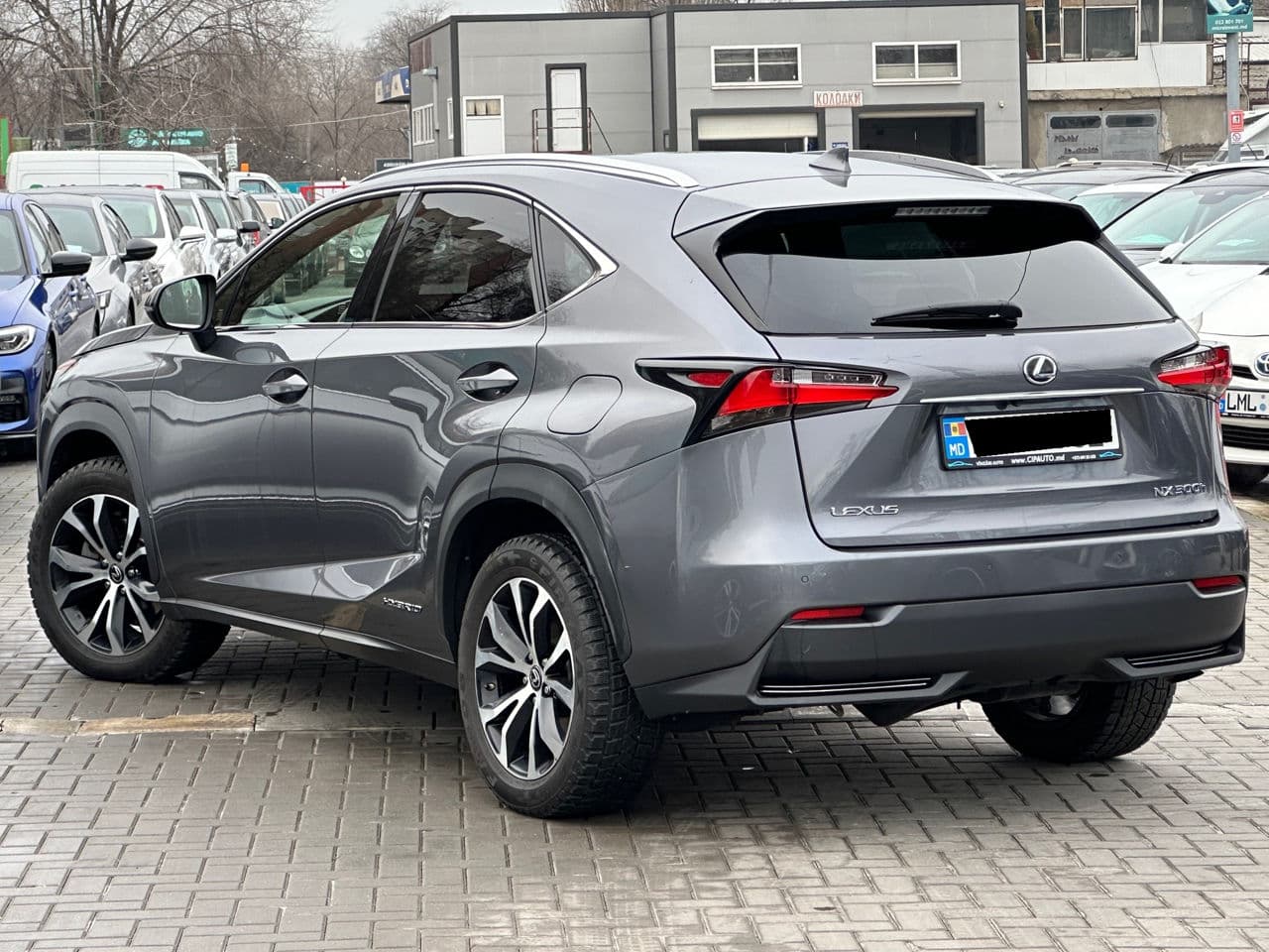 2015 Lexus NX 300H — Miniatură 4