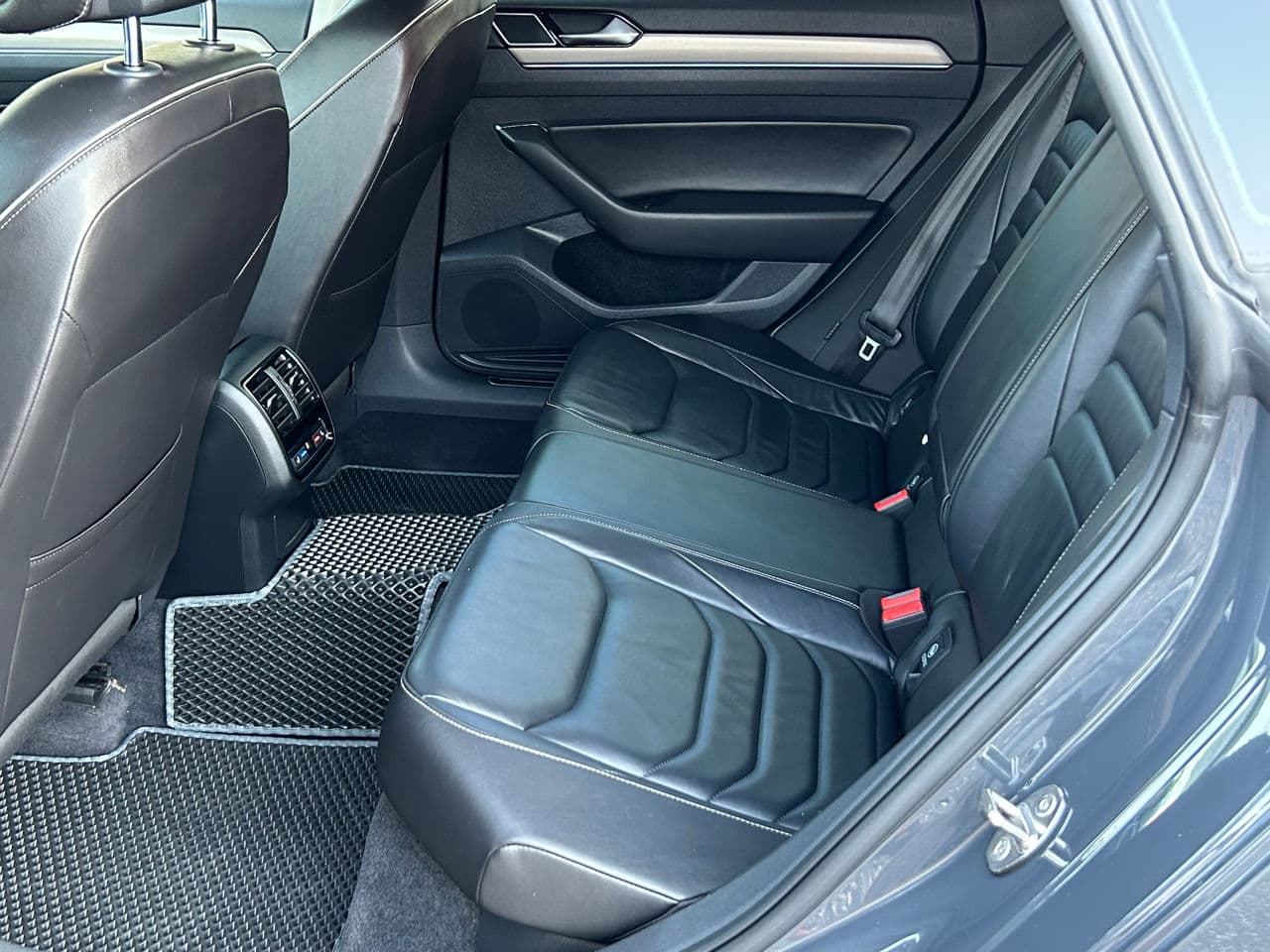 2018 Volkswagen Arteon — Miniatură 18
