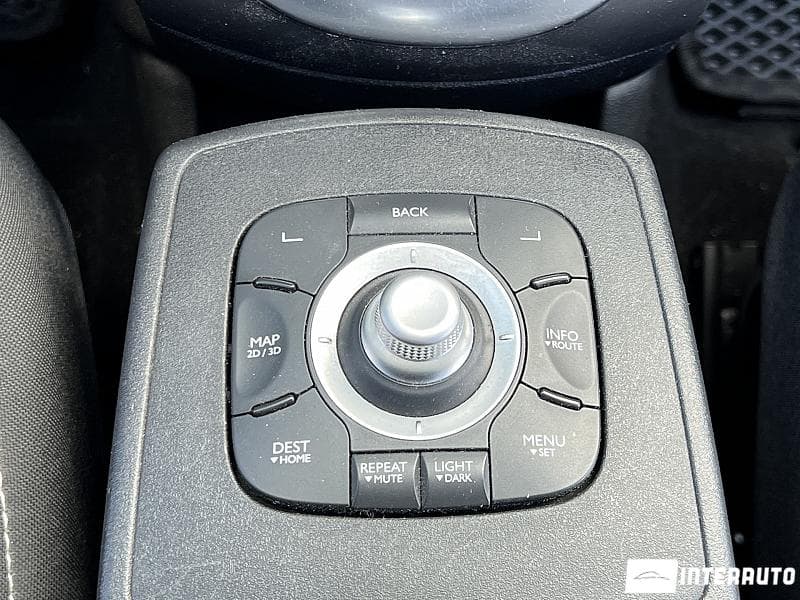2015 Renault Scenic — Miniatură 12