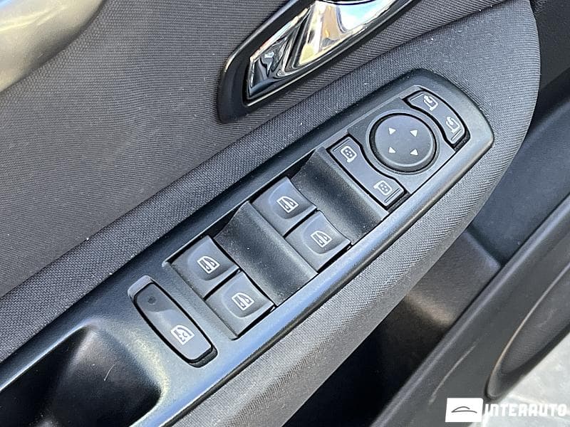 2015 Renault Scenic — Miniatură 17