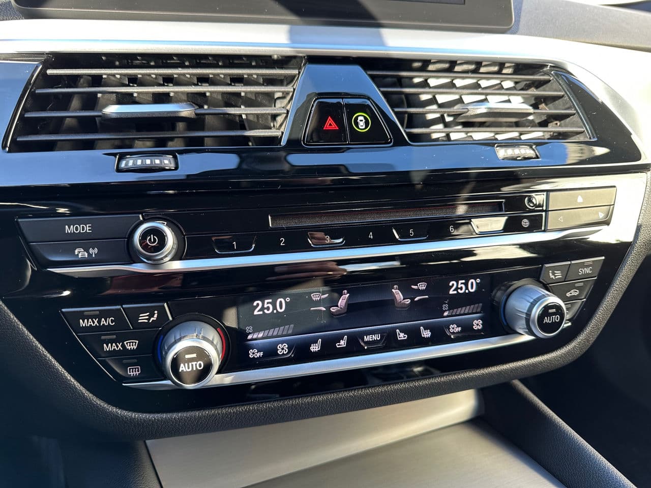 2017 BMW 520 — Miniatură 15