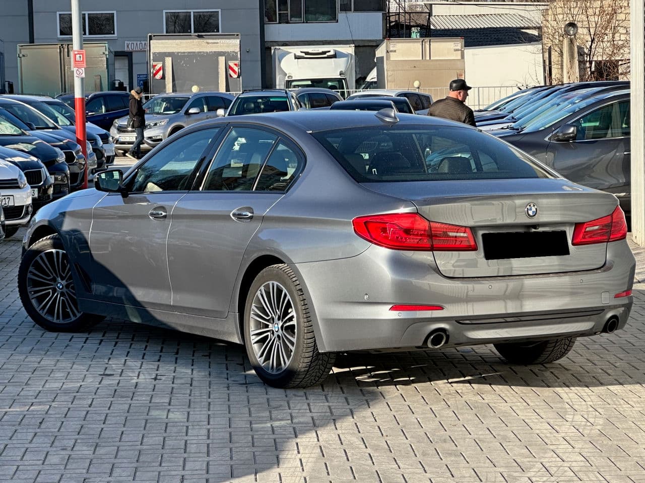 2017 BMW 520 — Miniatură 2
