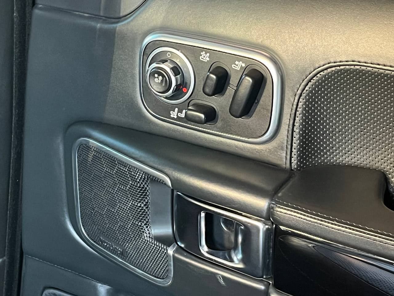 2011 Land Rover Range Rover Vogue — Miniatură 18
