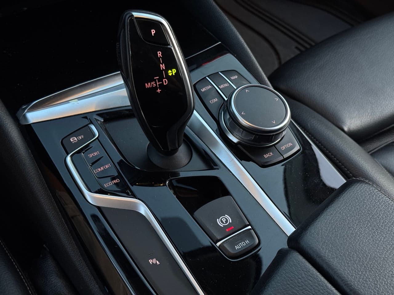 2017 BMW 520 — Miniatură 12