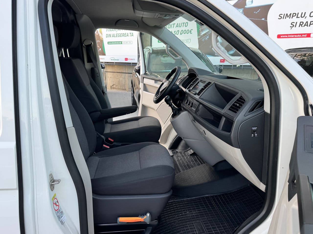 2017 Volkswagen Transporter — Miniatură 13