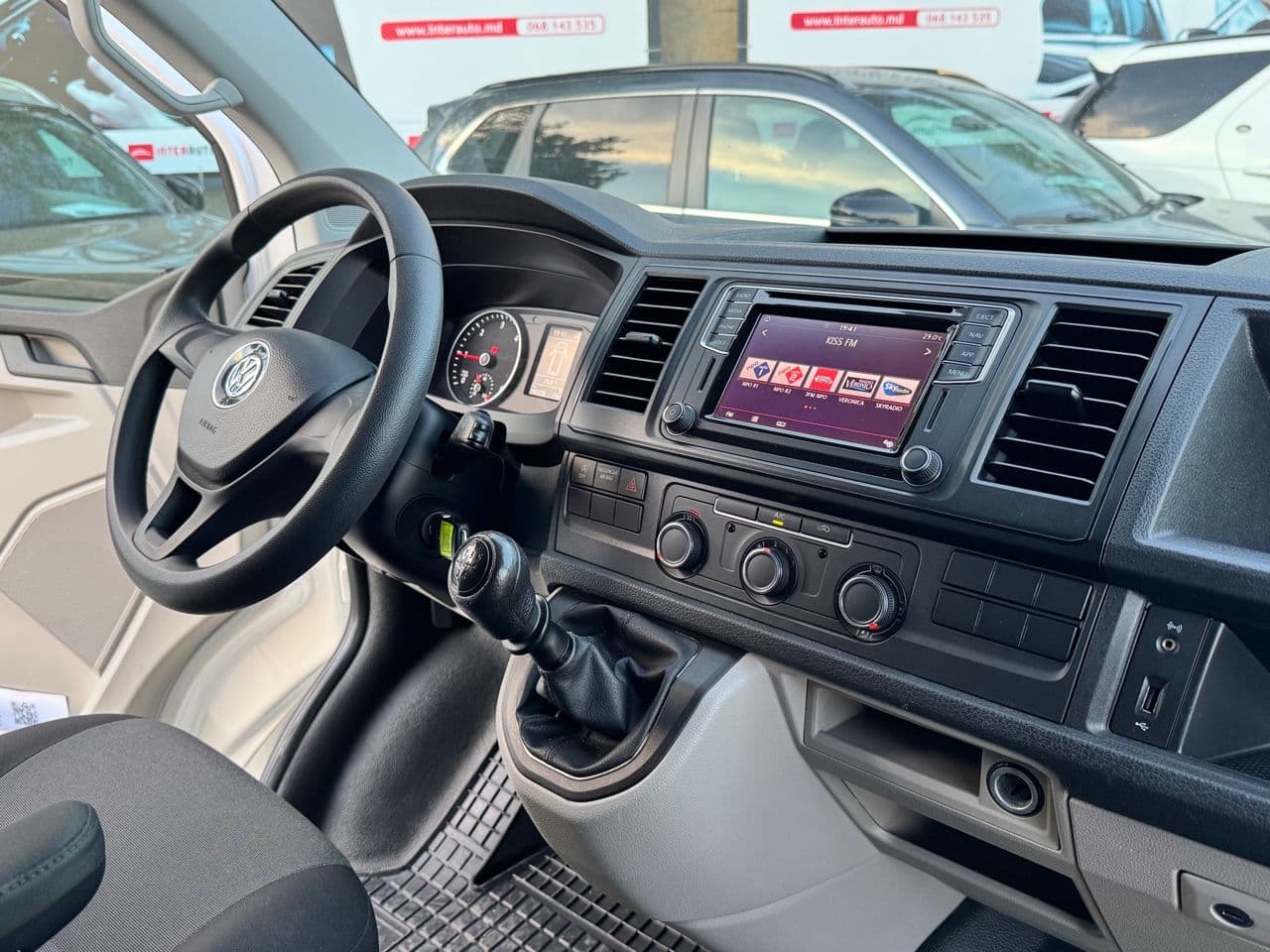 2017 Volkswagen Transporter — Miniatură 6