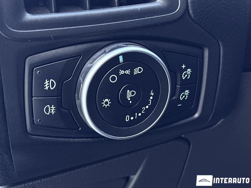 2016 Ford Focus — Miniatură 17