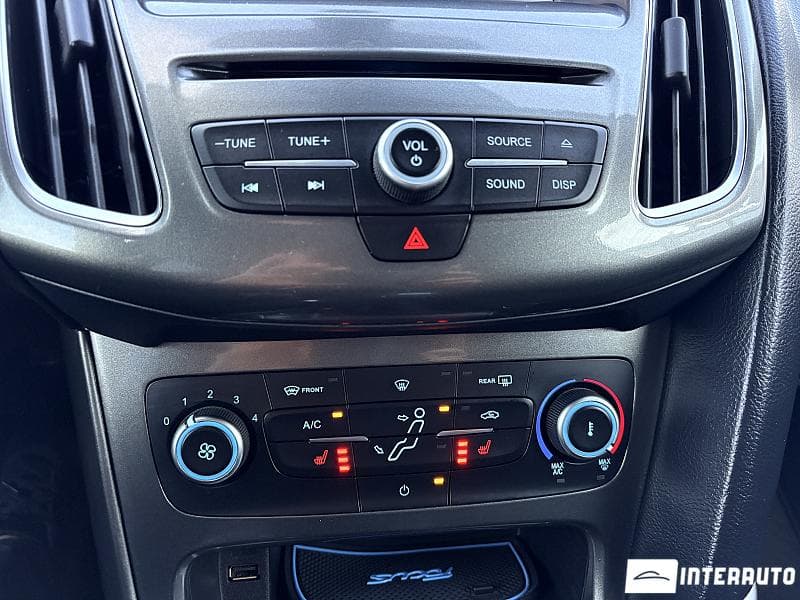 2016 Ford Focus — Miniatură 10