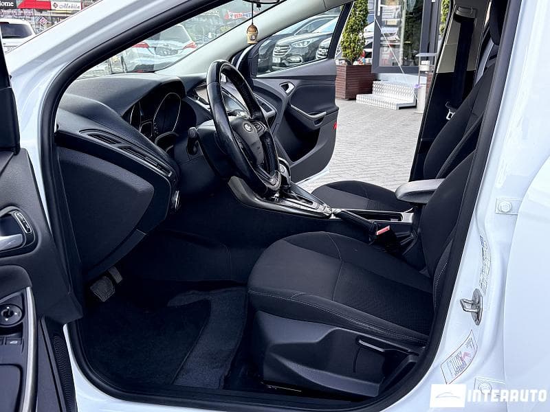 2016 Ford Focus — Miniatură 5