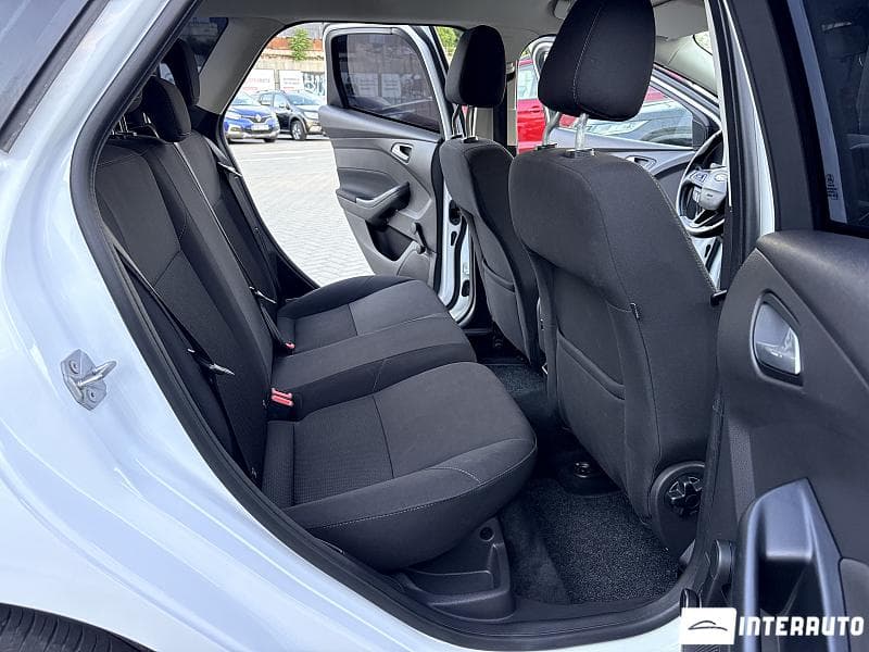 2016 Ford Focus — Miniatură 13
