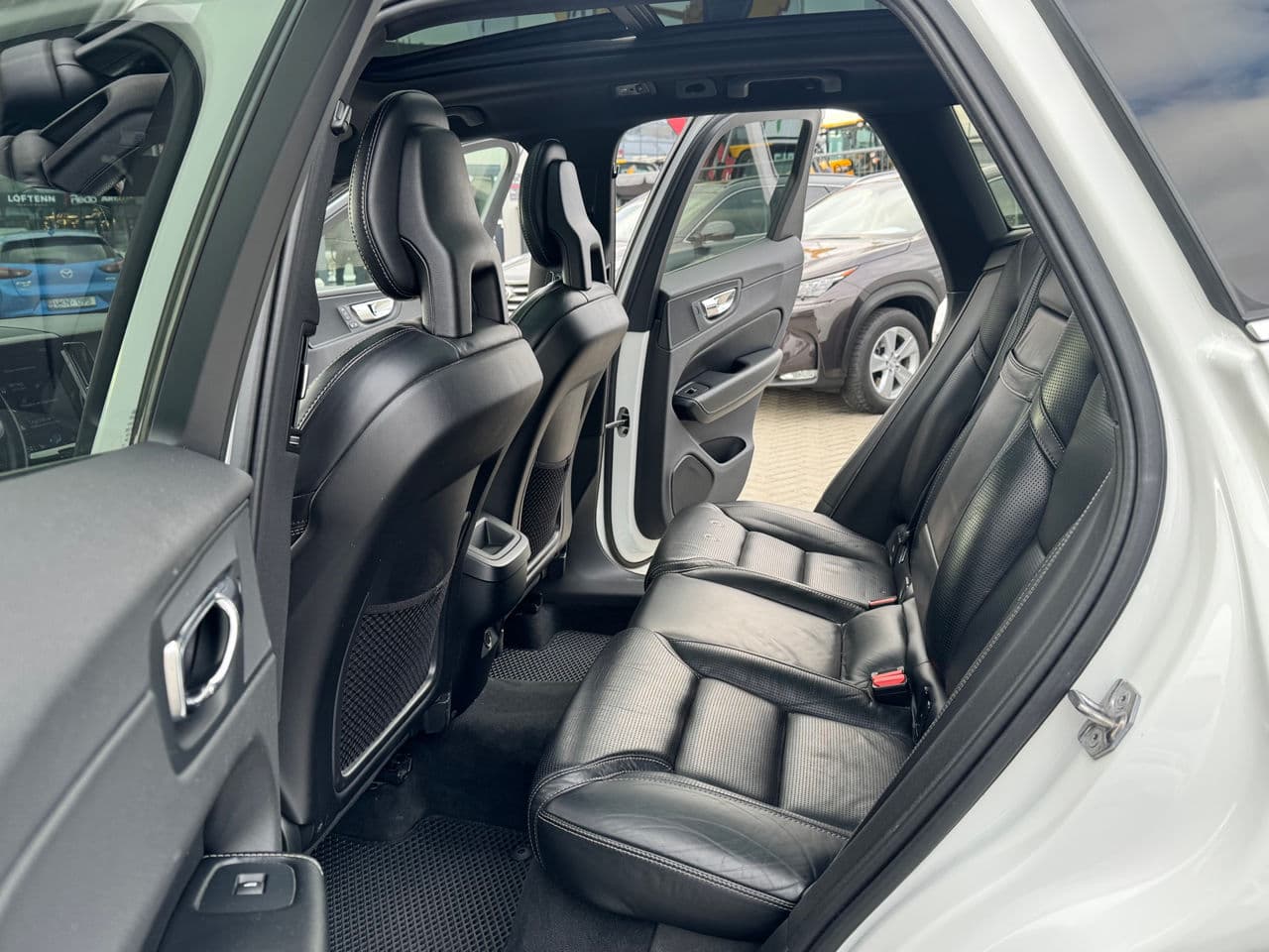 2018 Volvo XC 60 — Miniatură 14