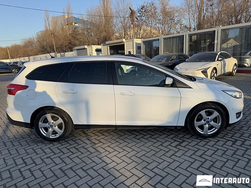 2016 Ford Focus — Miniatură 5