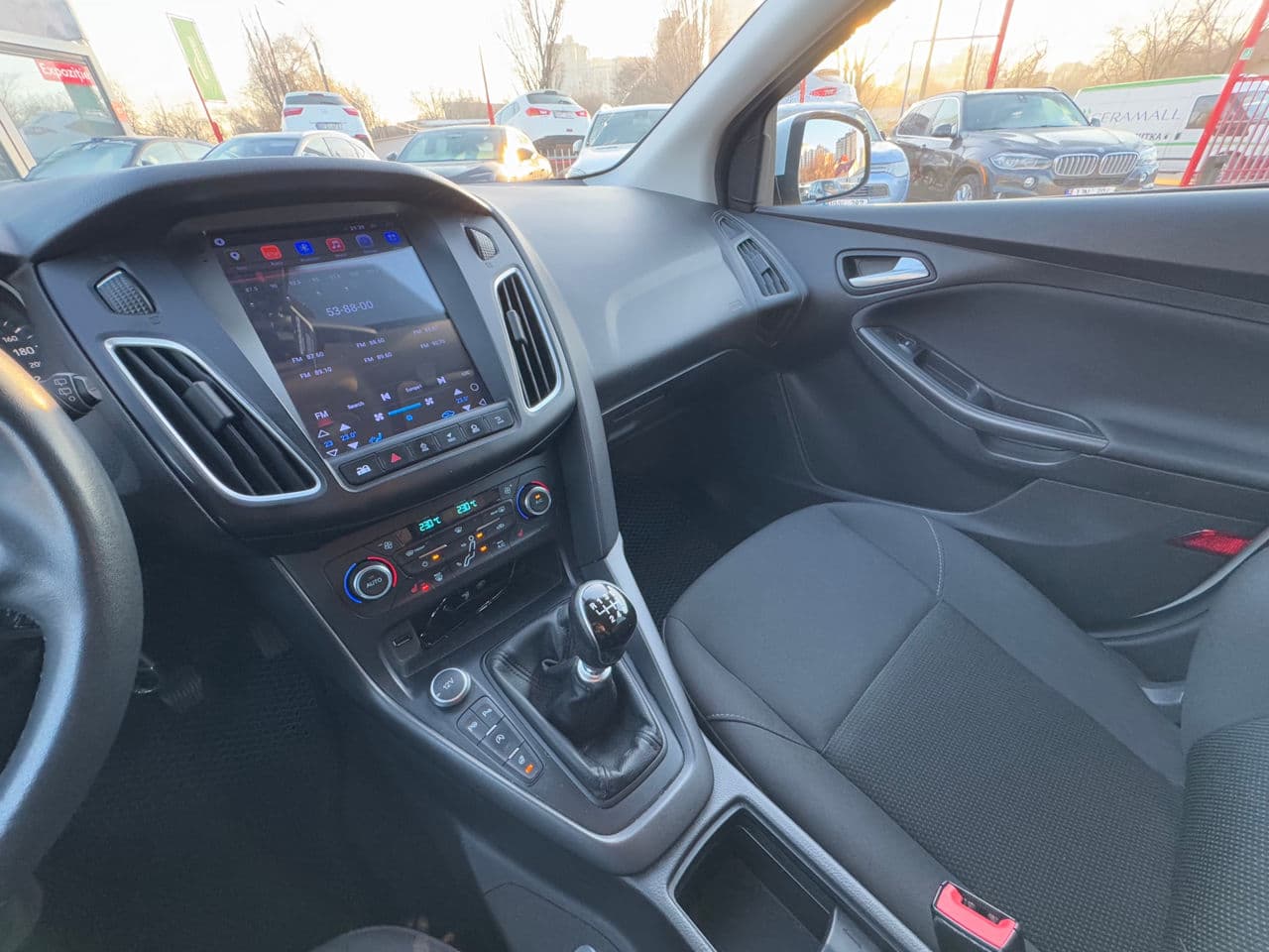 2016 Ford Focus — Miniatură 17