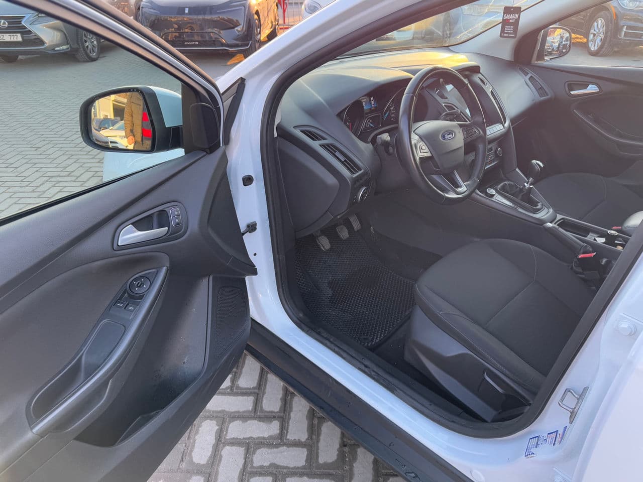 2016 Ford Focus — Miniatură 7