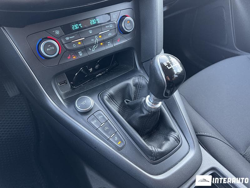 2016 Ford Focus — Miniatură 16