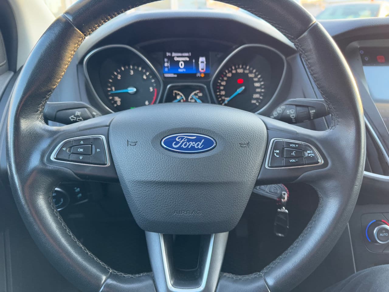 2016 Ford Focus — Miniatură 12