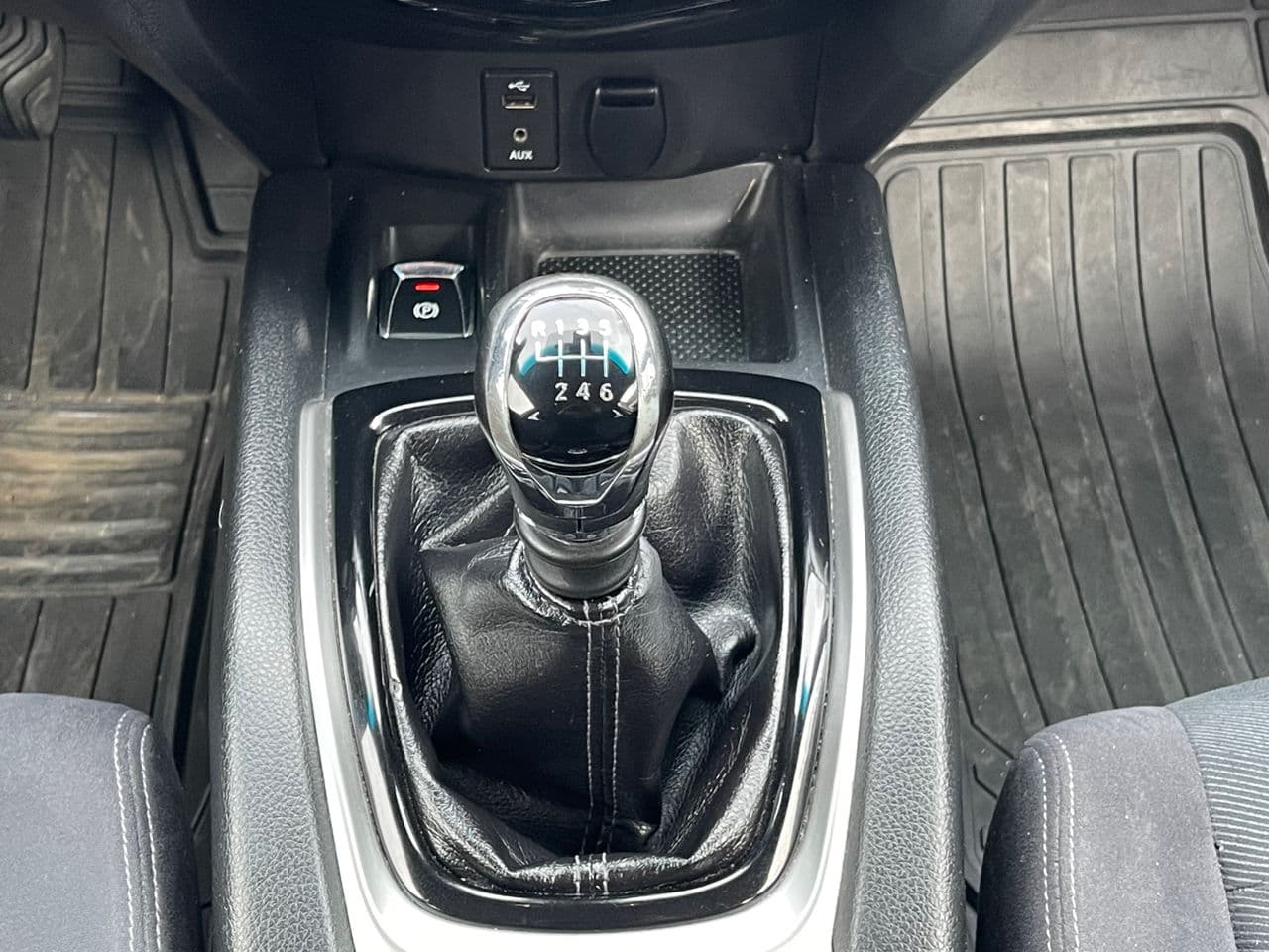 2015 Nissan X-Trail — Miniatură 13