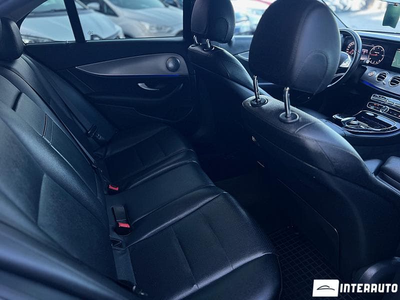 2016 Mercedes E 220 — Miniatură 15