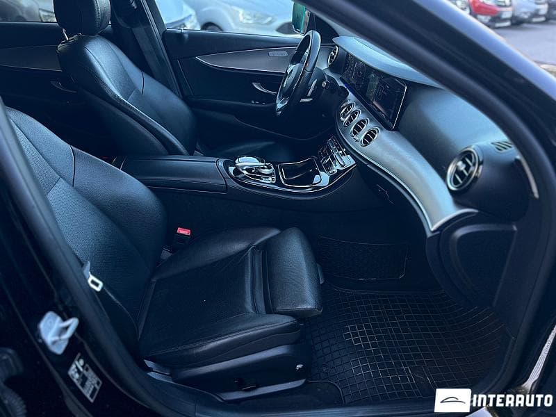 2016 Mercedes E 220 — Miniatură 16