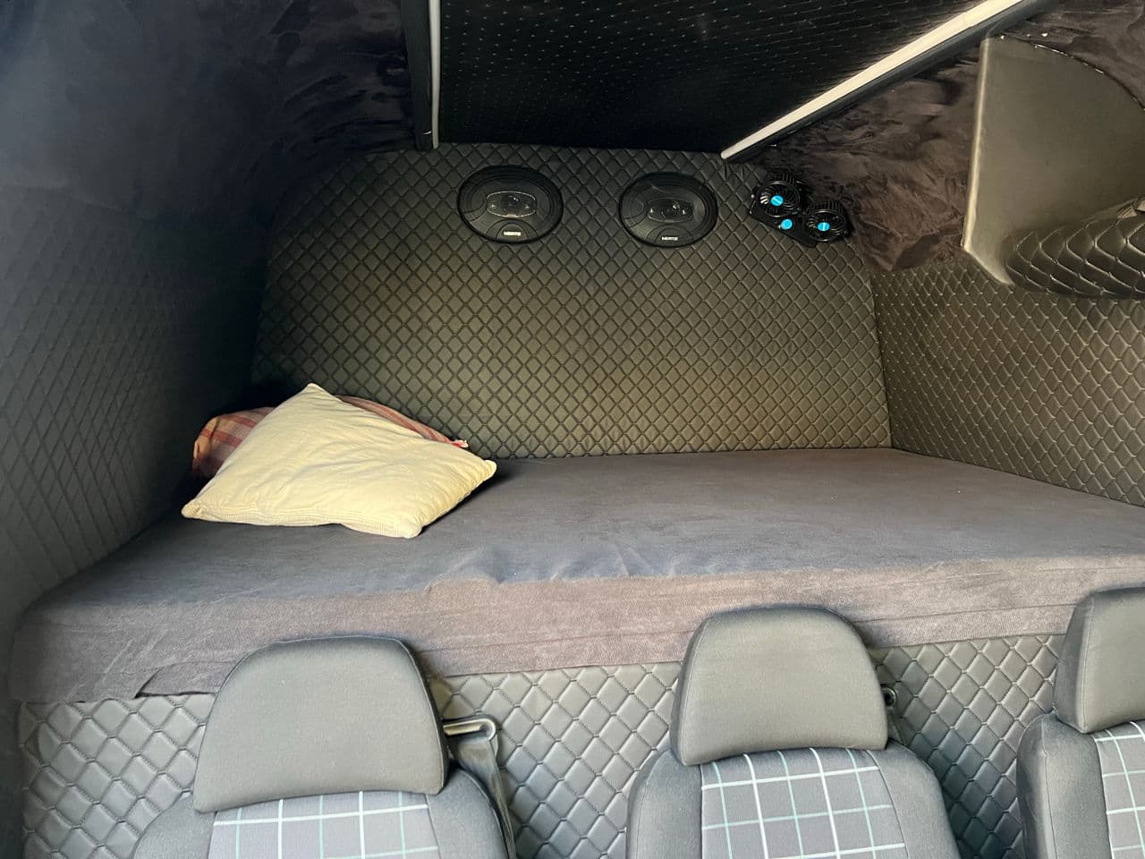 2018 Mercedes Sprinter — Miniatură 16