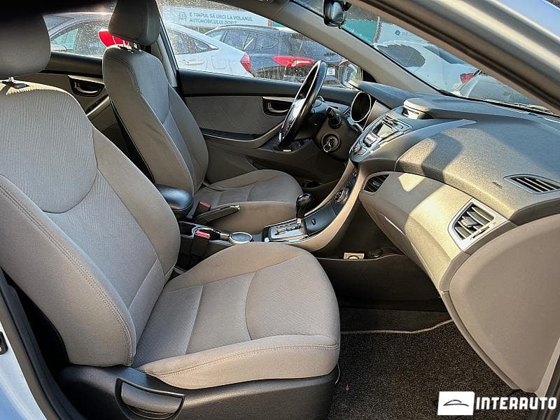 2012 Hyundai Elantra — Miniatură 5