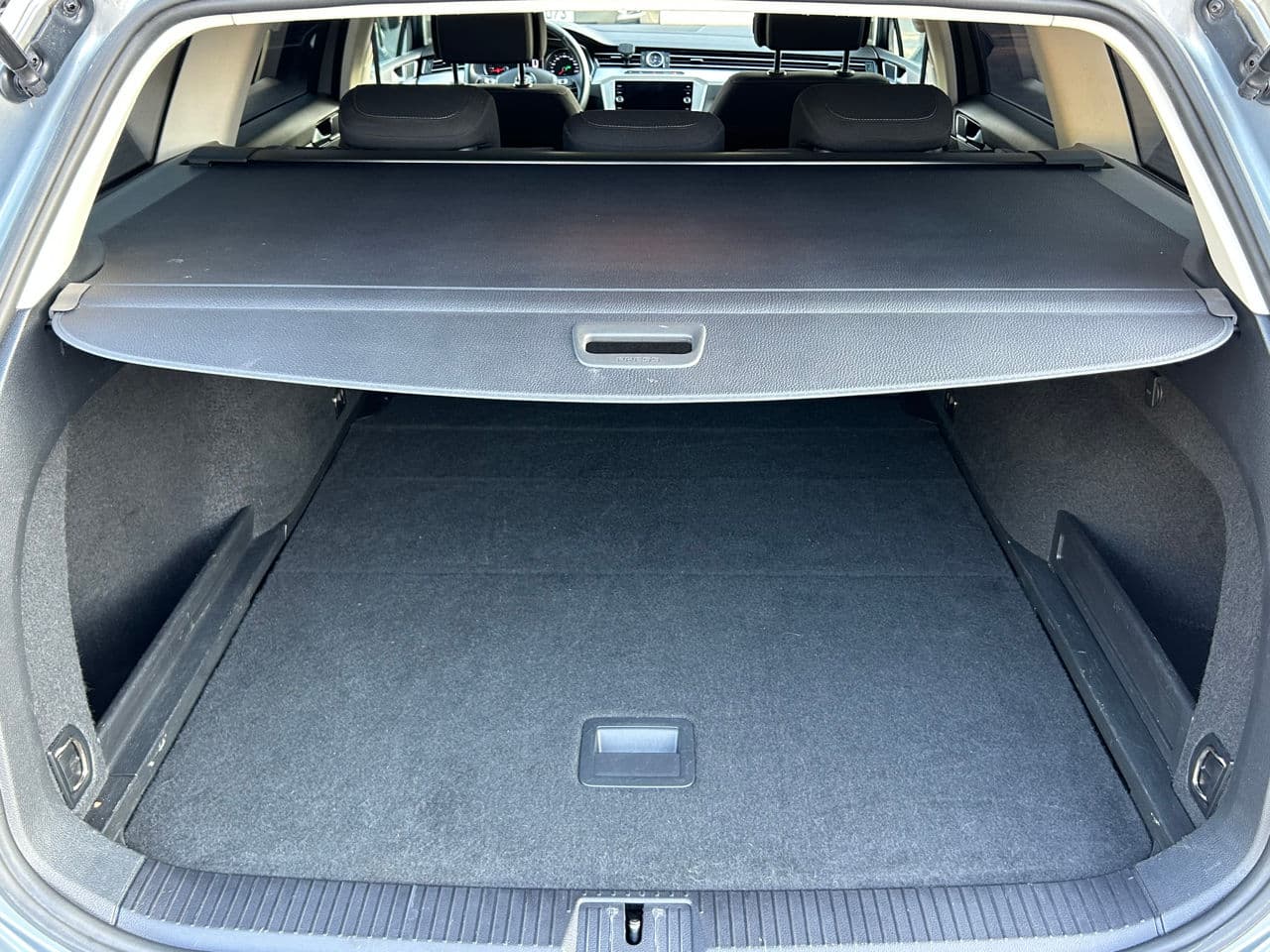 2019 Volkswagen Passat — Miniatură 18
