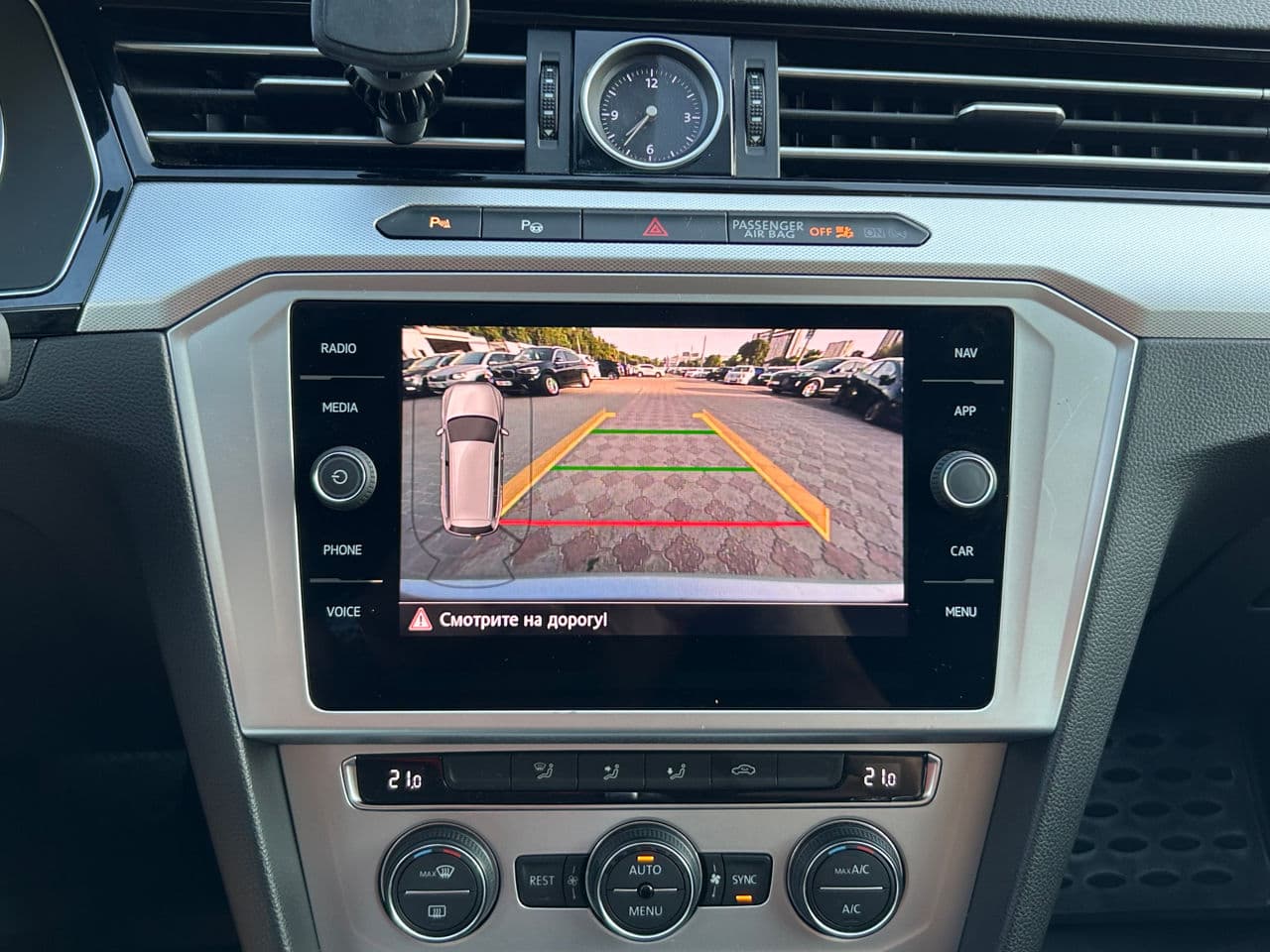 2019 Volkswagen Passat — Miniatură 12