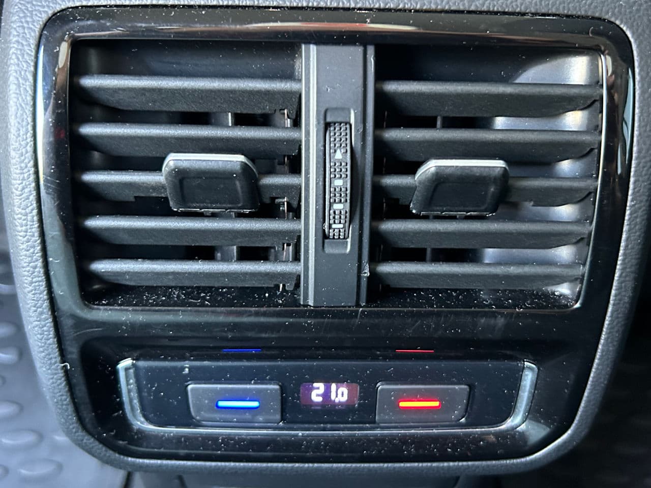 2019 Volkswagen Passat — Miniatură 16
