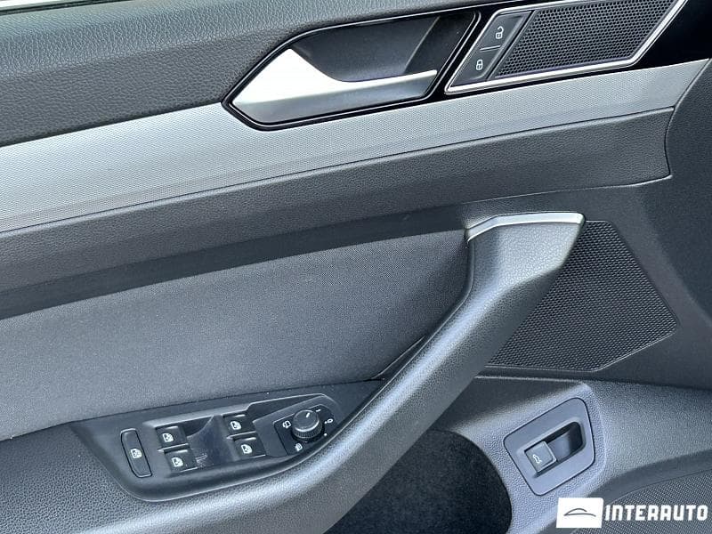 2019 Volkswagen Passat — Miniatură 6